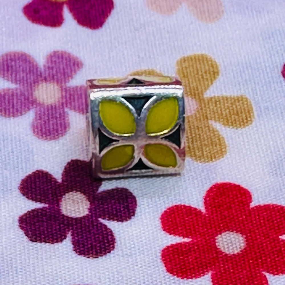 Retired Authentic Pandora Sterling Silver / Enamel Yellow Flower 790437EN06